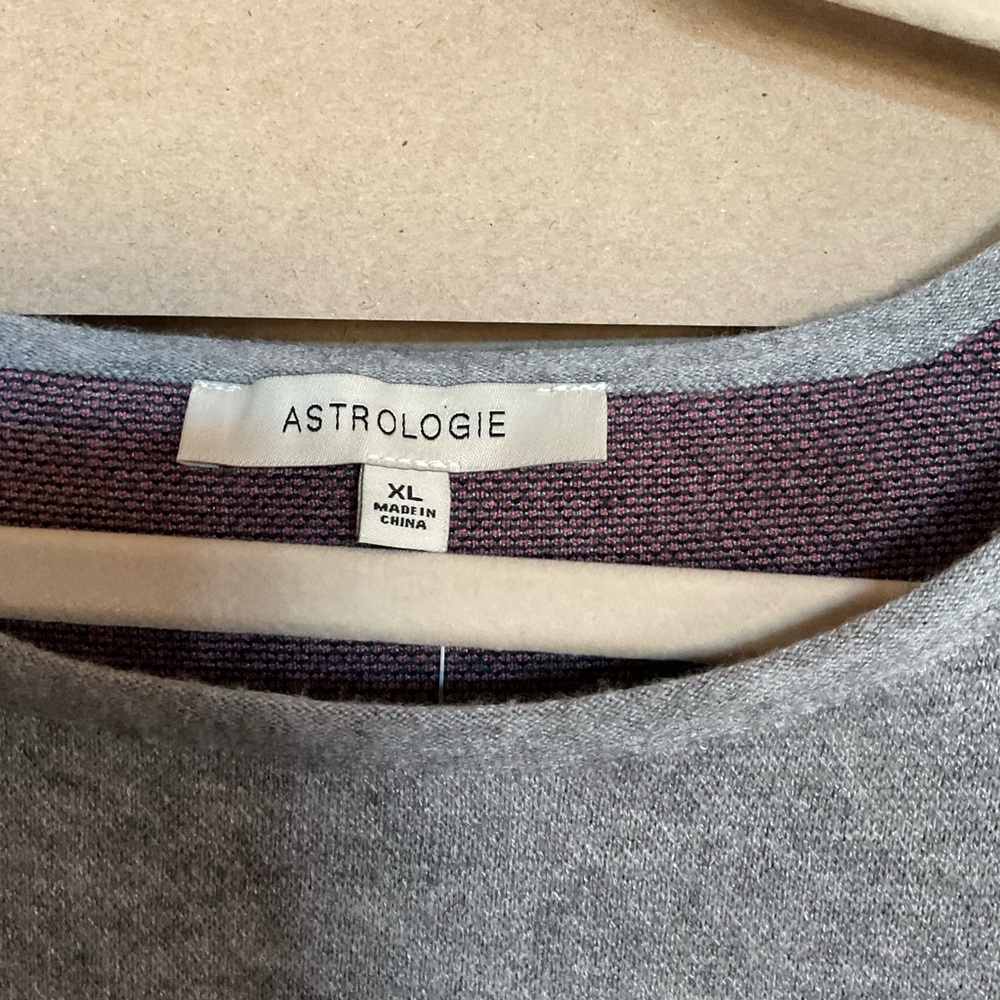 Astrologie Gray Sweater with Dachshund Design.  Size XL NWT - Picture 5 of 10